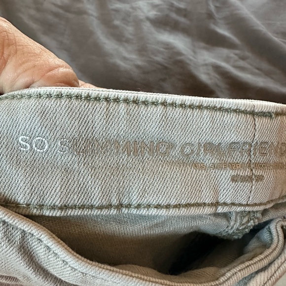 2 for $25
So slimming Girlfriend sliming leg cropped jeans by Chico - Picture 8 of 8